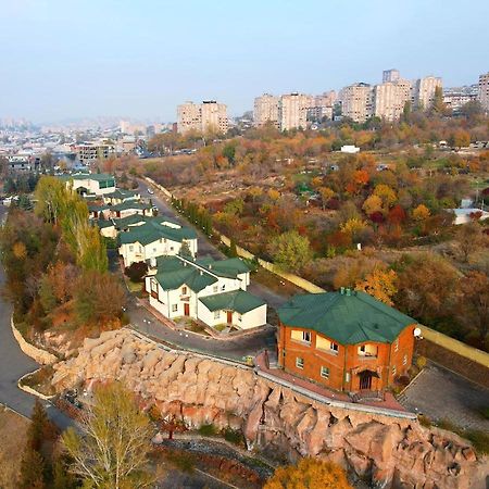 Armenian Village Park Hotel & Free Water Park, Gym Erevan Esterno foto
