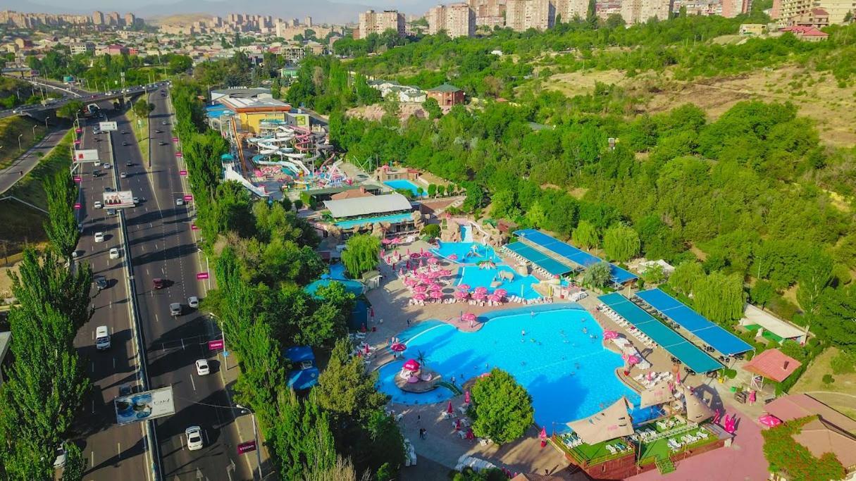 Armenian Village Park Hotel & Free Water Park, Gym Erevan Esterno foto