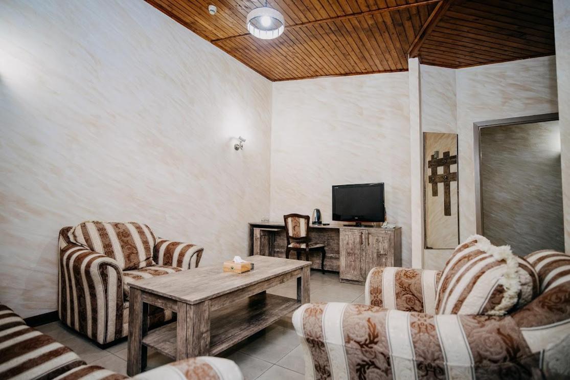 Armenian Village Park Hotel & Free Water Park, Gym Erevan Esterno foto