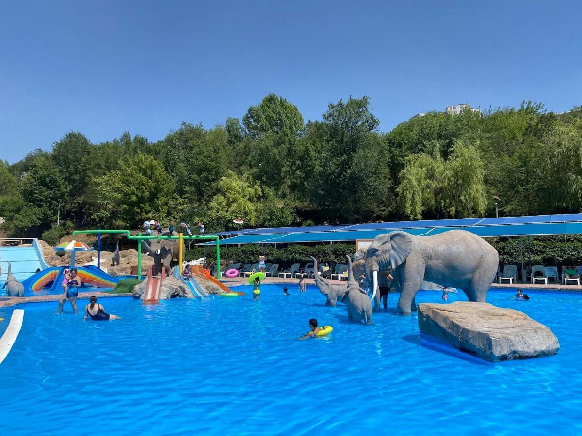 Armenian Village Park Hotel & Free Water Park, Gym Erevan Esterno foto